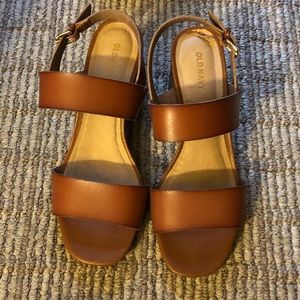 Brown leather sandals with heel